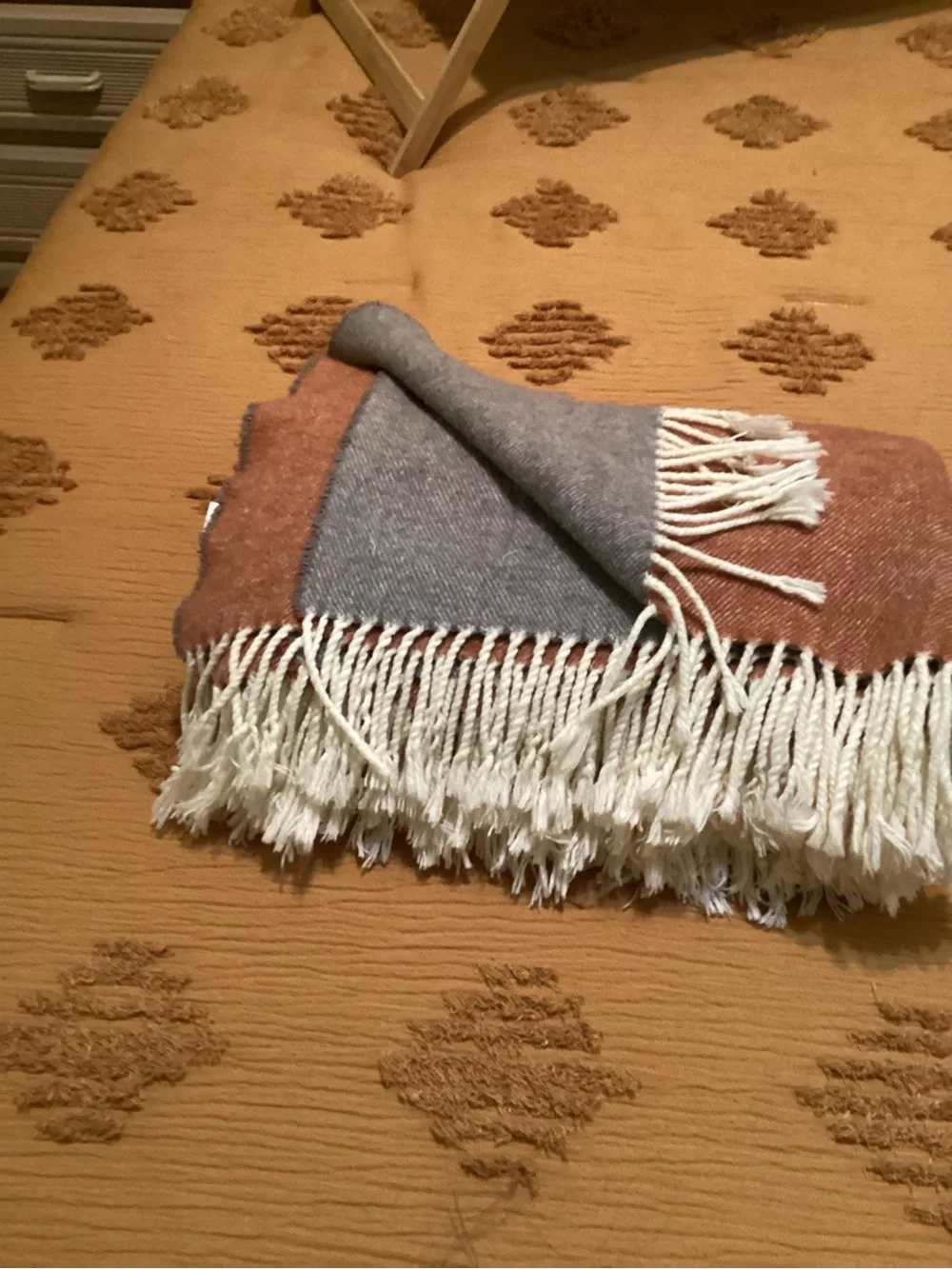 Nido Notte Italian Soft Rust/Gray Fringe Throw Blanket 52”x52”